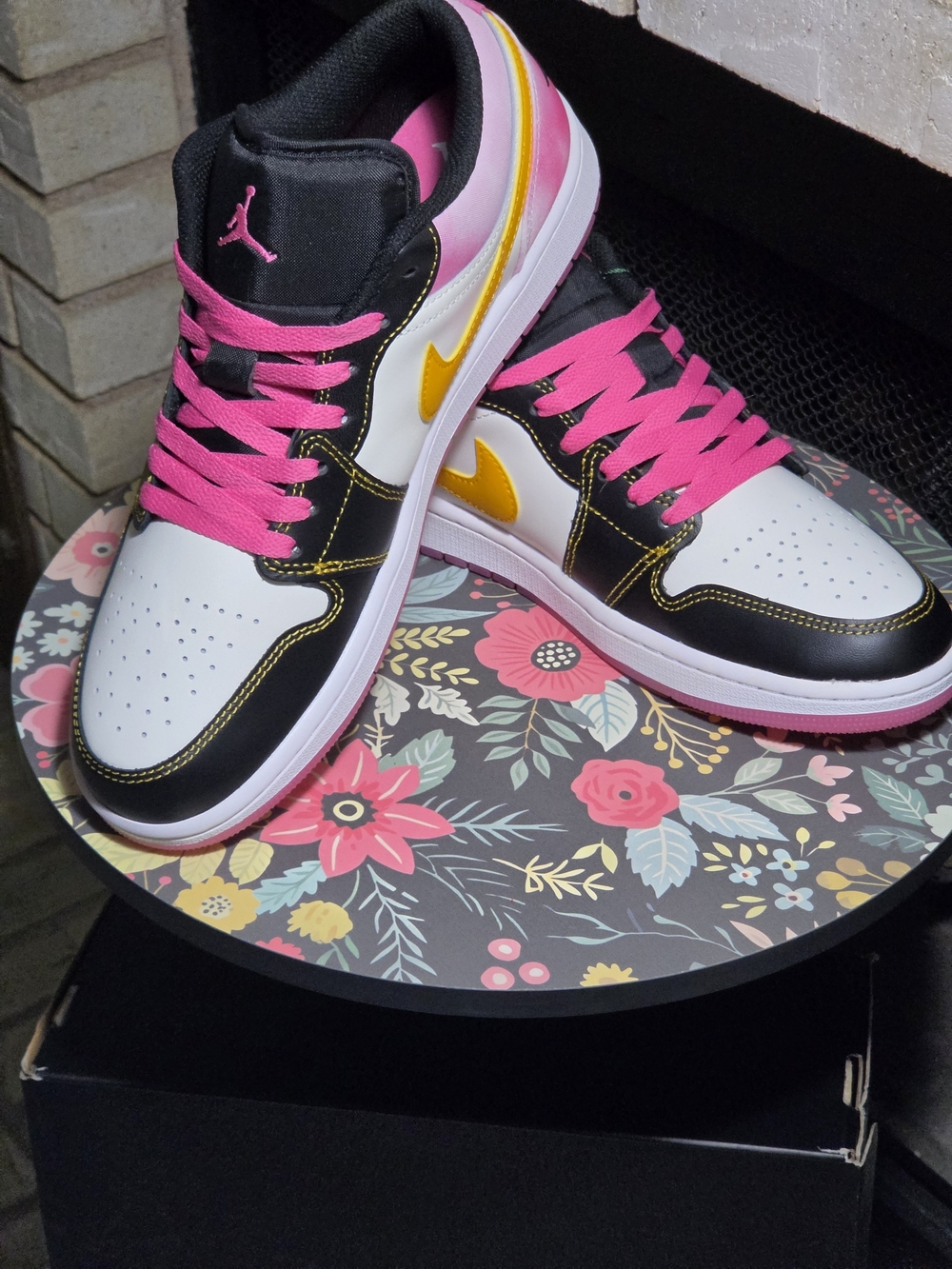 Brand New AJ1-Low-Top Sneakers in White, Black, Pink & Gold